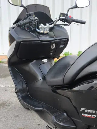 Honda Forza 250 CC Maxi con solo 7.287 kilómetros