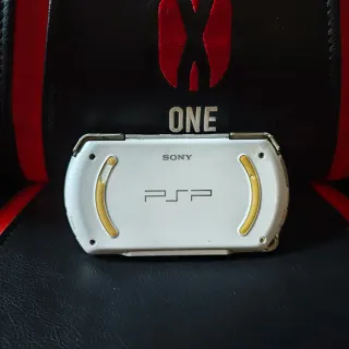Sony PSP Go Blanca + 30 Juegos