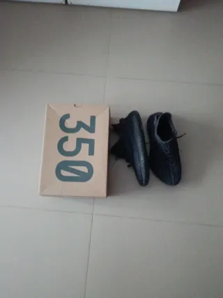 Adidas Yeezy Boost 350 V2