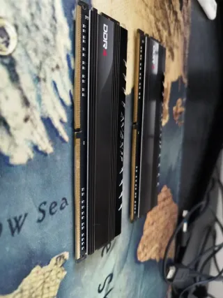 2x AVEXIR DDR4 8GB RAM 2400MHz