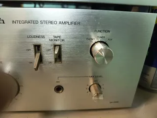 Amplificador y Sintonizador Frostech Plata