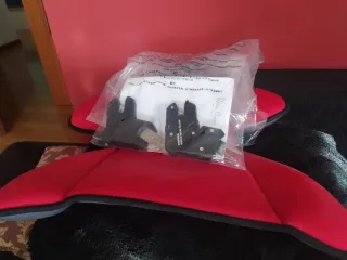 Elevador infantil BQS respaldo rojo/gris