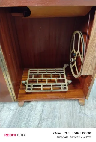 Máquina de coser de madera