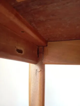 Mesa escandinava de comedor.