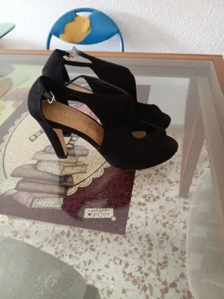 Zapatos de tacón negros