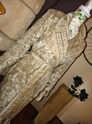 KIMONO TERCIOPELO BORDADO ABALORIOS ZARA