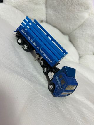 Welly Mercedes-Benz 2448