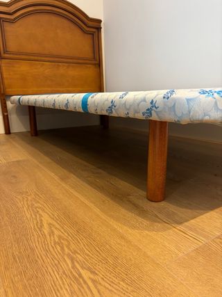 Conjunto 2 Somieres, Cabeceros y Mesilla de madera