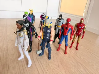 Muñecos Marvel y DC
