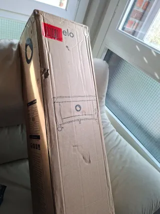 Cuna de viaje + 2 sábanas, manta y saco de dormir.