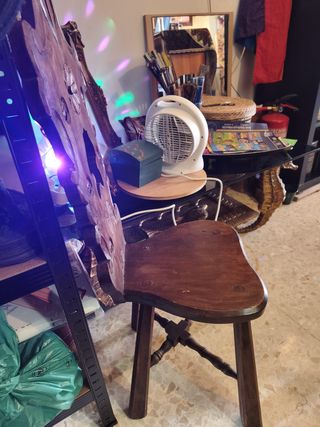 Silla de madera labrada vintage