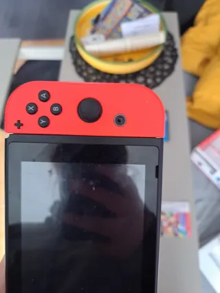 Nintendo Switch + Mario Kart 8 Deluxe