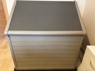 Caseta para perro beige y gris