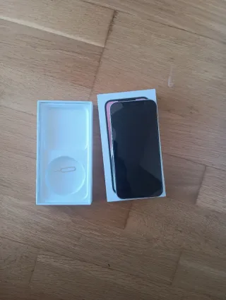 iPhone 12 con scatola e accessori