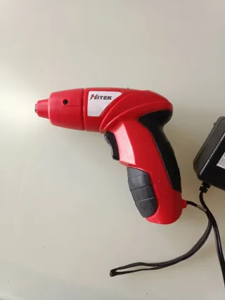 Atornillador eléctrico Fitek rojo