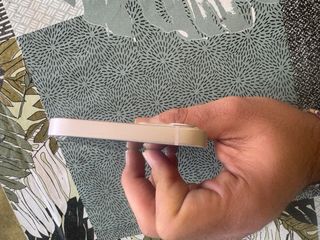 iPhone 13 256GB Rosa – Batería nueva + Cable