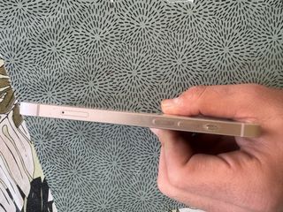 iPhone 13 256GB Rosa – Batería nueva + Cable