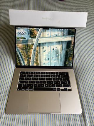 MacBook Air 15 M2 256GB Dorado
