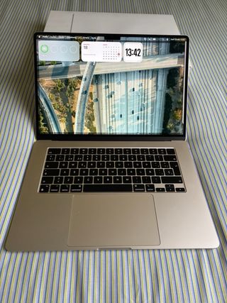 MacBook Air 15 M2 256GB Dorado