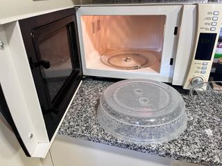 Microondas Candy Blanco y Negro