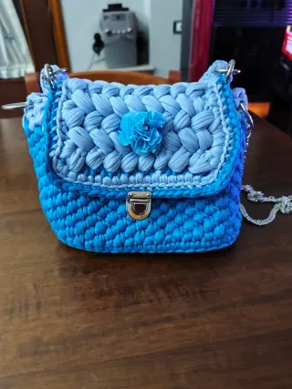 Borsa fatta a mano sfumata blu