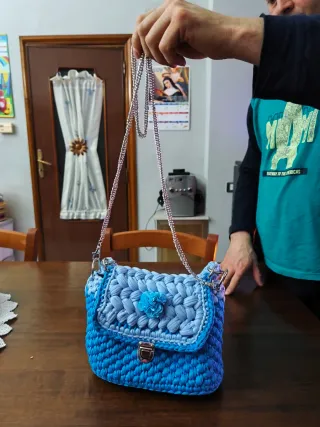 Borsa fatta a mano sfumata blu