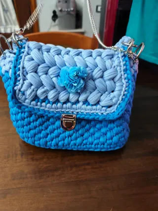 Borsa fatta a mano sfumata blu