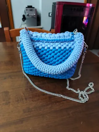 Borsa fatta a mano sfumata blu