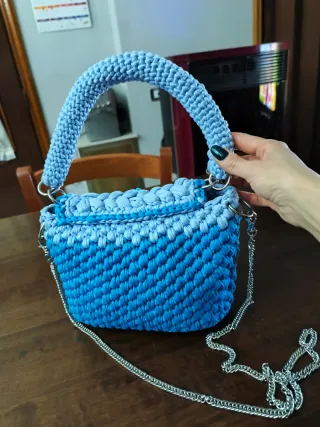 Borsa fatta a mano sfumata blu