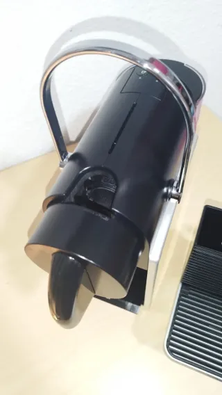 Cafetera Nespresso DeLonghi