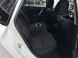 Mazda 3 1.6CRTD DISTINTIVO B AMARILLO