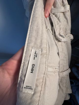 Pantalones beige anchos