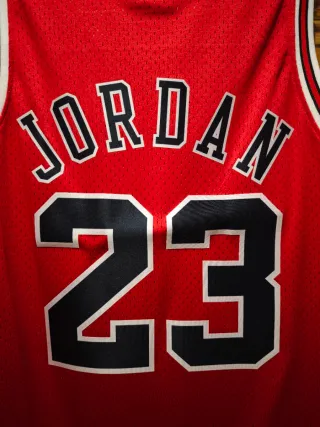 Camiseta Mitchell & Ness, Michael Jordan #23 Bulls