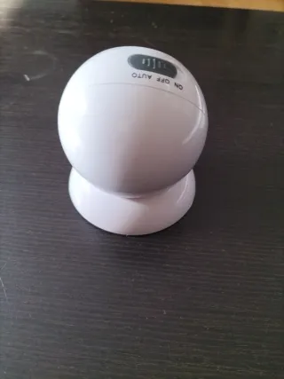 Luz con detector de movimiento GSC y linterna móvi