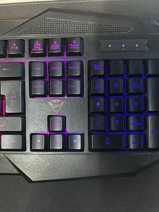 Teclado Gaming con Luces RGB