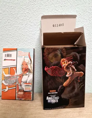 Figura Hawks Amazing Heroes Vol.12 Banpresto+Manga