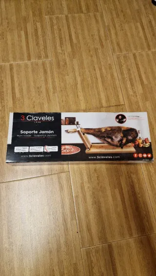 Soporte Jamonero Abatible (3 Claveles).