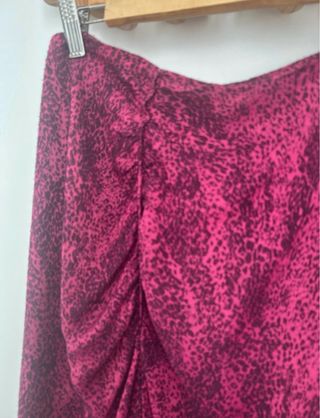 Falda midi fucsia animal print