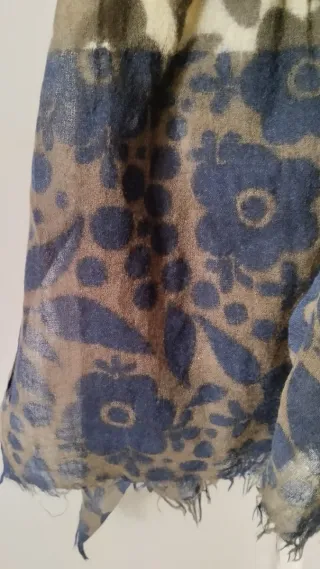 Fular estampado en tonos marrones