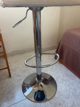 Taburete blanco para peluquería oficina o barra