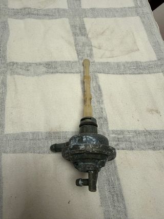 Válvula combustible Yamaha Majesty 125-180