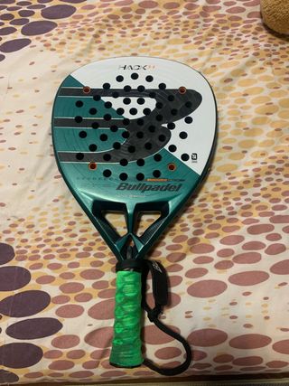 Pala de pádel Bullpadel Hack 04