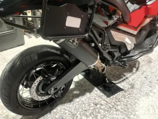 Honda X-ADV 750 Roja