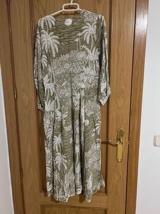 Vestido estampado verde y blanco Talla S.