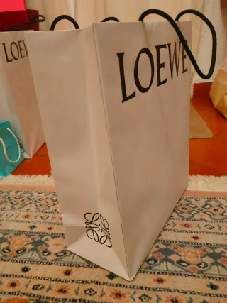 Caja y Bolsa Loewe