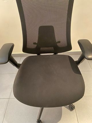 Silla de oficina ergonómica Spacio Asmara Negra