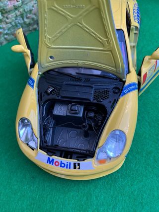 Porsche 911 Carrera (1997) – Bburago – Escala 1:18