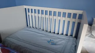 Cuna y colchón bebé