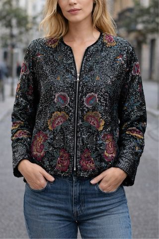 Chaqueta Zara lentejuelas y flores bordadas