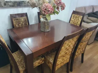 Mesa Comedor extensible + regalo sillas